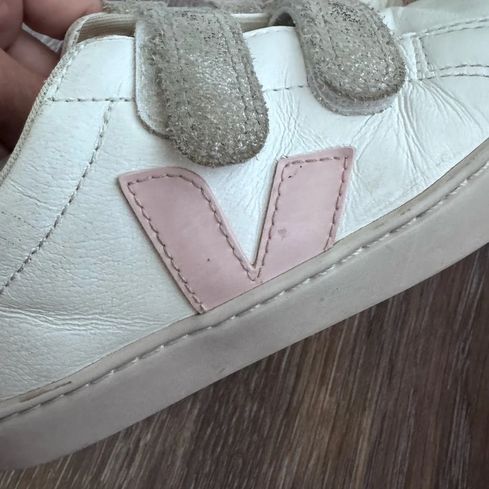 VEJA Esplar White Petal Silver Velcro Sneaker 2 kids - Picture 4 of 7